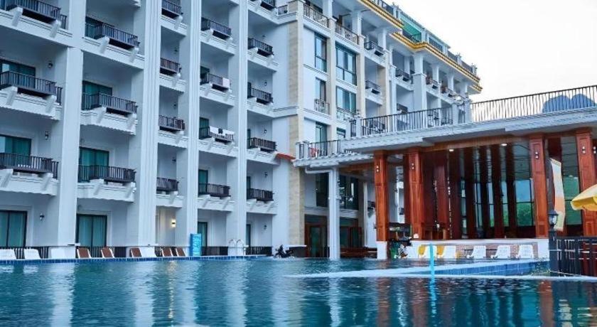 Thavisouk Riverside Hotel Vang Vieng Buitenkant foto