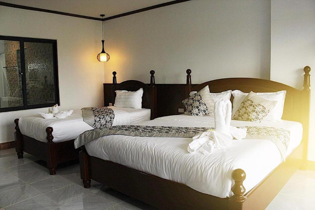 Thavisouk Riverside Hotel Vang Vieng Buitenkant foto