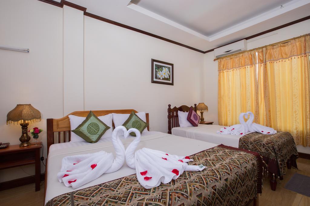 Thavisouk Riverside Hotel Vang Vieng Buitenkant foto
