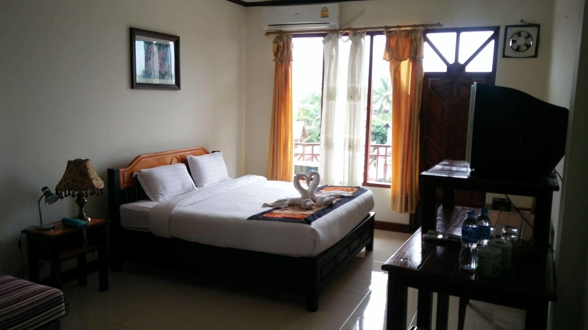 Thavisouk Riverside Hotel Vang Vieng Buitenkant foto
