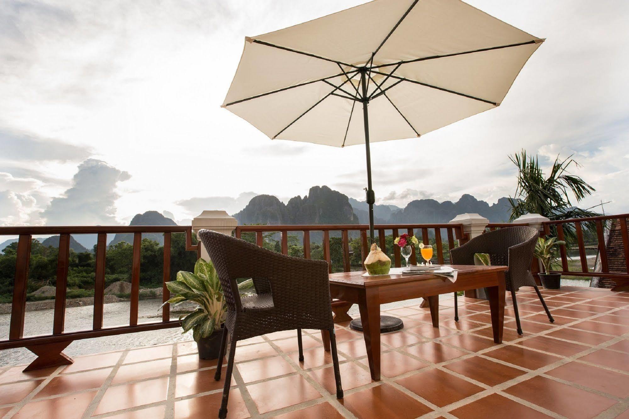 Thavisouk Riverside Hotel Vang Vieng Buitenkant foto