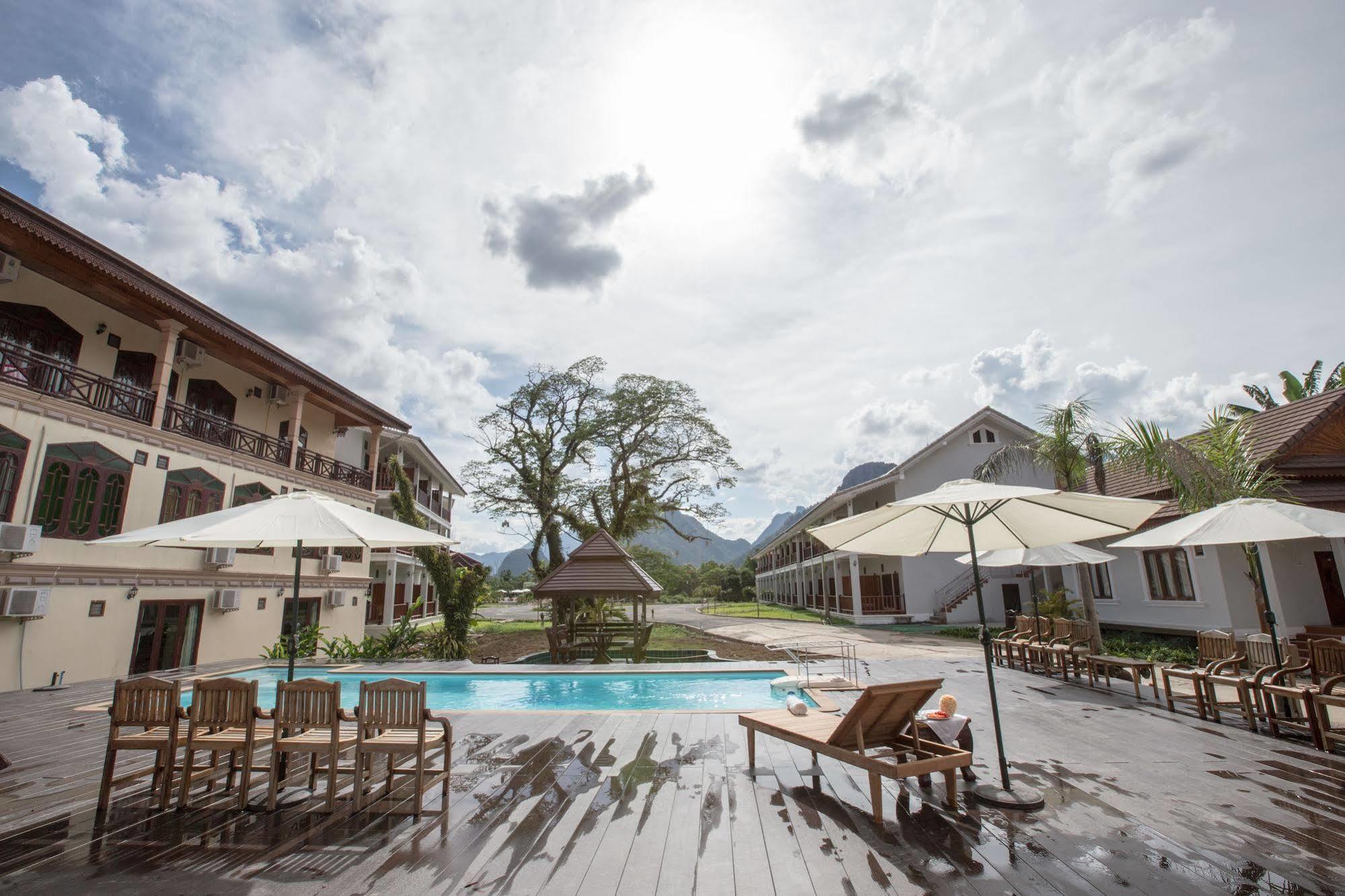Thavisouk Riverside Hotel Vang Vieng Buitenkant foto