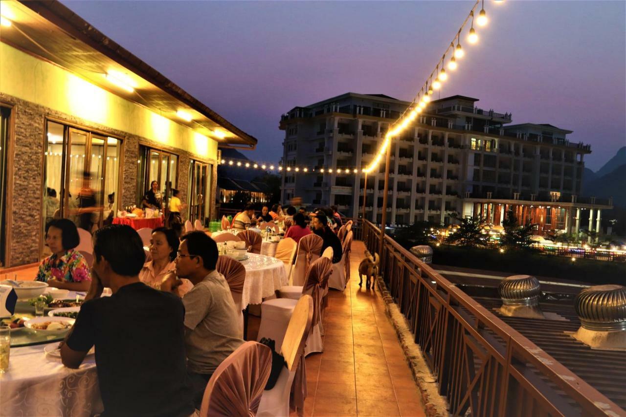 Thavisouk Riverside Hotel Vang Vieng Buitenkant foto