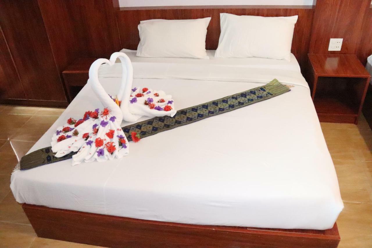 Thavisouk Riverside Hotel Vang Vieng Buitenkant foto
